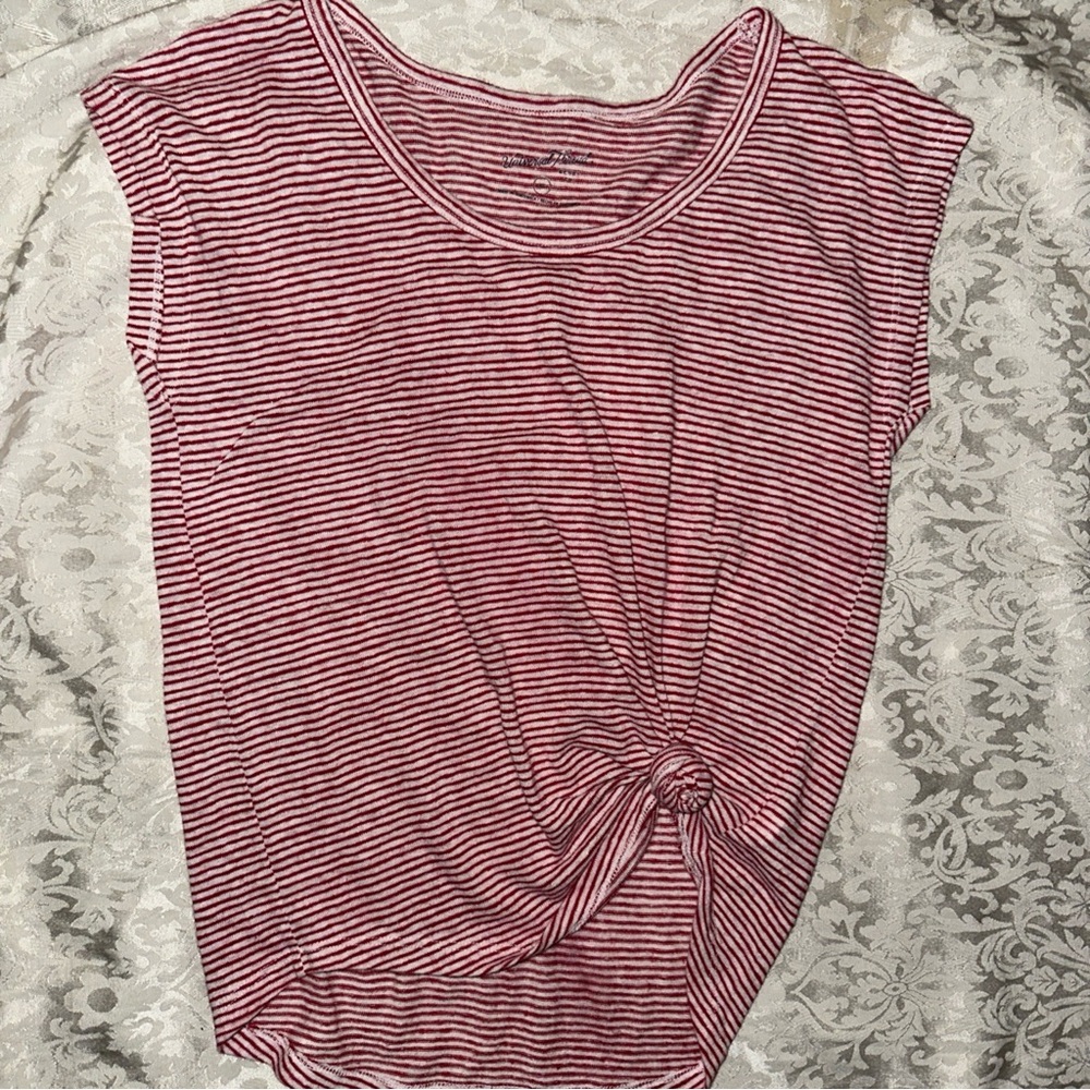 Womens Size XS Universal Thread Top.